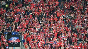 ​Wisła Kraków - Pogoń Szczecin. Akcja meczu w wykonaniu... kibica