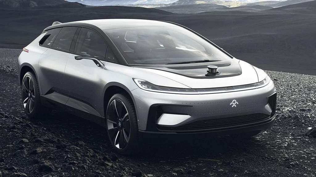 Faraday Future pokazuje flotę prototypów FF91 i uderza w Teslę