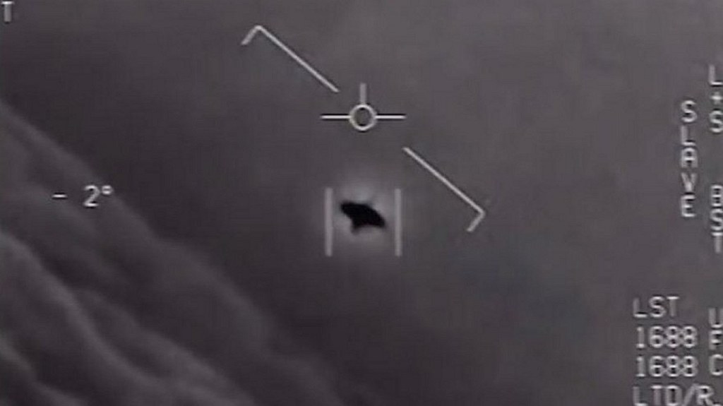 Pentagon upublicznił kolejny film ze spotkania myśliwców z UFO