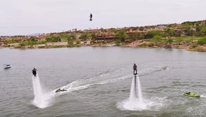 Flyboard, Flyride i Flyboard Air w akcji nad jeziorem. Świetny sprzęt na wakacyjne szaleństwa