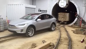 Elon Musk pokazał Model X pędzący w podziemnym tunelu pod Los Angeles