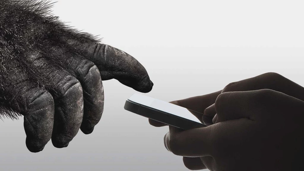 Dzięki Gorilla Glass 6 smartfony wytrzmywać mają nawet 15 upadków