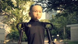 Hiroshi Ishiguro stworzył androida o imieniu Ibuki. Robot wygląda jak dziecko