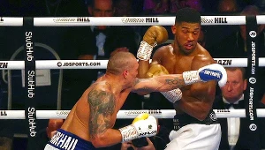 Aleksander Usyk niespodziewanie pokonał na punkty Anthony'ego Joshuę