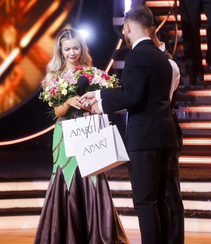 Kinga Sawczuk płakała po ogłoszeniu decyzji widzów Kinga Sawczuk płakała po ogłoszeniu decyzji widzów