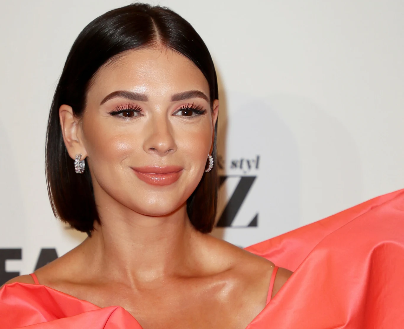 Klaudia Halejcio przeprowadziła się niedawno do pięknego domu z ogrodem Klaudia Halejcio przeprowadziła się niedawno do pięknego domu z ogrodem