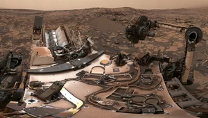 Nowe zdjęcie panoramiczne łazika Curiosity w trakcie burzy pyłowej na Marsie