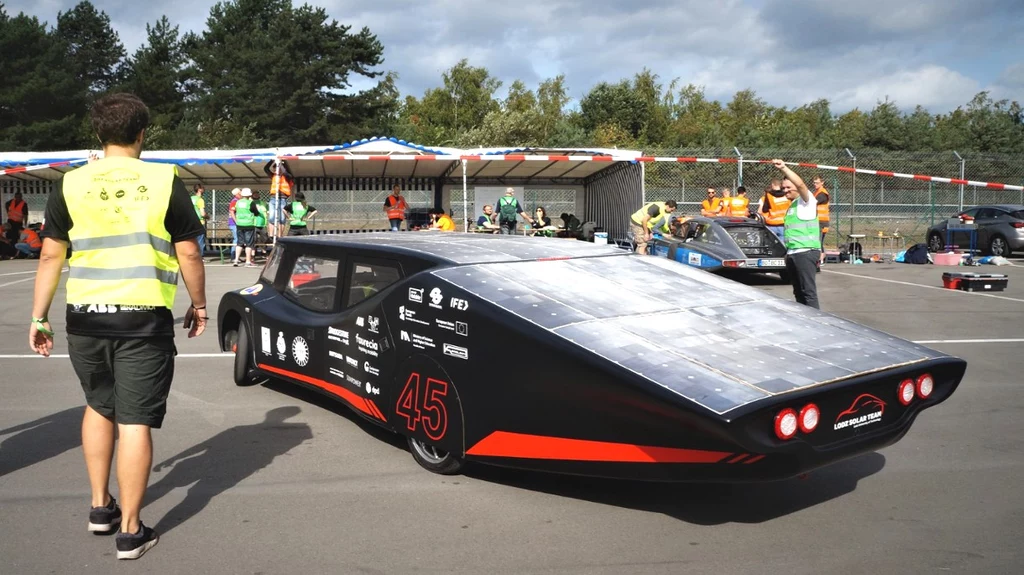 Polscy studenci wygrali zawody elektryków iLumen European Solar Challenge