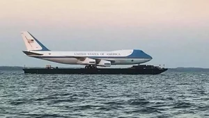 Air Force One wybrał się w podróż po wodach Oceanu Atlantyckiego