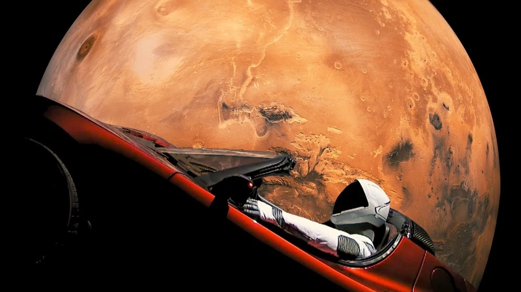 Starman w swoim Roadsterze znalazł się już daleko za orbitą Czerwonej Planety