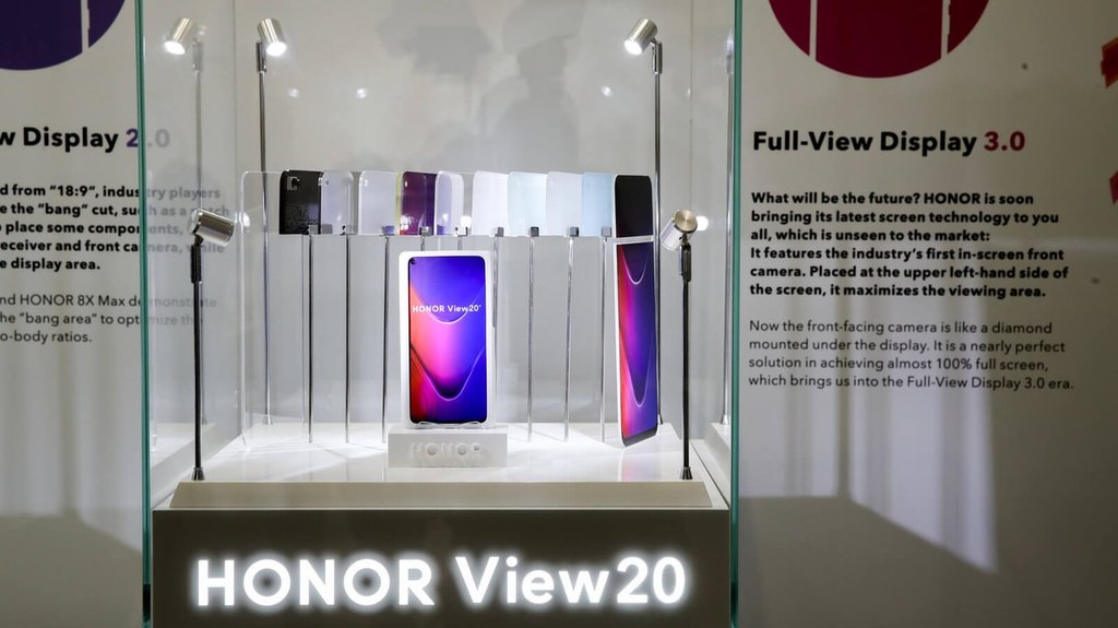 Honor View 20 z 48 MP aparatem tylnym i otworem na przednią kamerkę