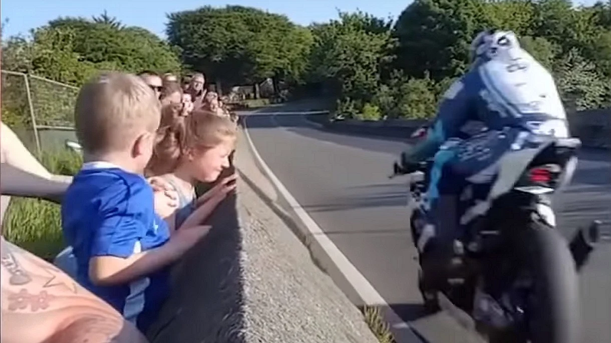 Zobaczcie całe szaleństwo niebezpiecznego wyścigu Isle of Man TT 2018 Zobaczcie całe szaleństwo niebezpiecznego wyścigu Isle of Man TT 2018