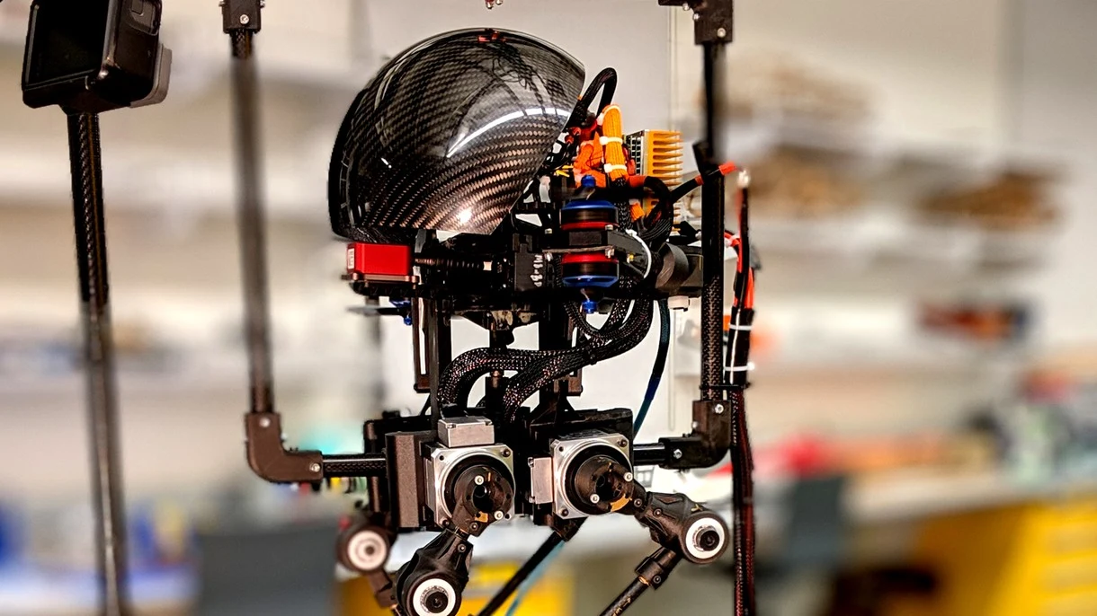 Potrafi chodzić, skakać, a nawet latać. Poznajcie niezwykłego robota LEONARDO Potrafi chodzić, skakać, a nawet latać. Poznajcie niezwykłego robota LEONARDO