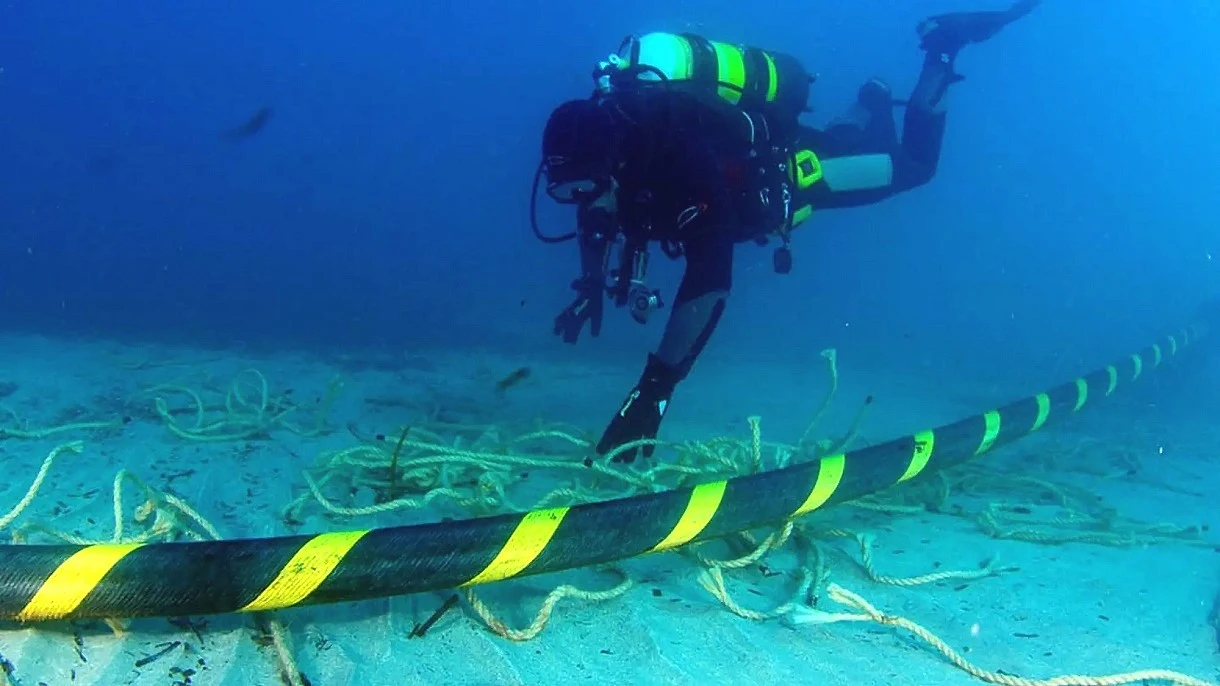 Marea, podwodny przewód Microsoftu i Facebooka bije transferowy rekord Marea, podwodny przewód Microsoftu i Facebooka bije transferowy rekord