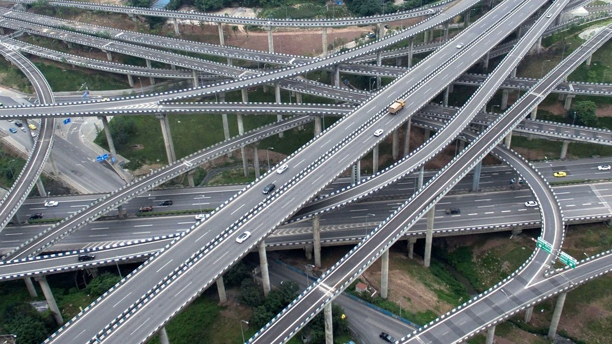 Oto największy rollercoaster drogowy świata. Tam nawigacja się nie przyda Oto największy rollercoaster drogowy świata. Tam nawigacja się nie przyda