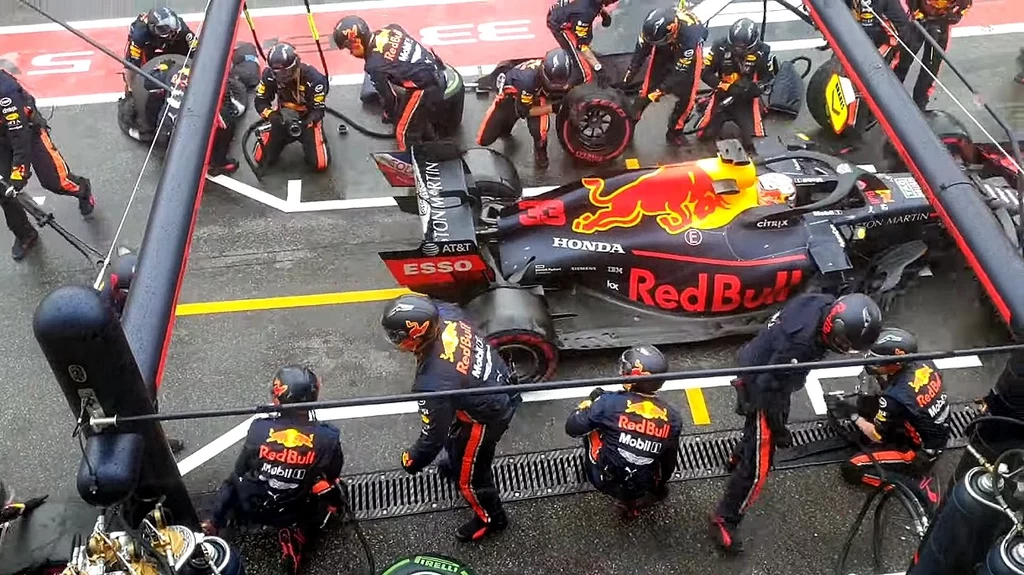 Mechanicy Red Bulla ustanawiają nowy rekord pitstopu na 1.88 sekundy! (film)