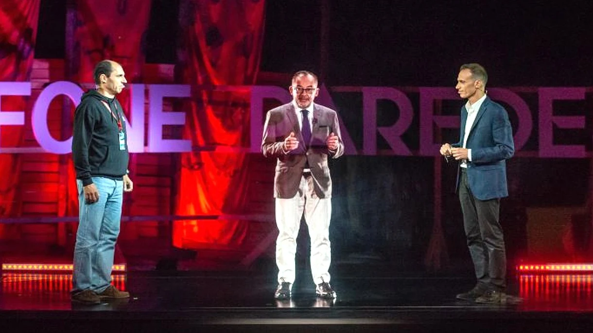 Zobacz pierwszą holograficzną transmisję na żywo przez sieć 5G Zobacz pierwszą holograficzną transmisję na żywo przez sieć 5G