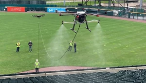 Stadiony dezynfekowane za pomocą dronów, tak może wyglądać przyszłość