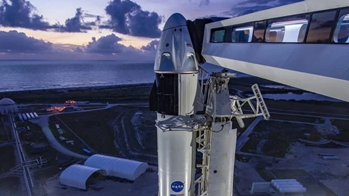 Tak pięknie wygląda kapsuła Dragon-2 tuż przed lotem z astronautami na ISS Tak pięknie wygląda kapsuła Dragon-2 tuż przed lotem z astronautami na ISS