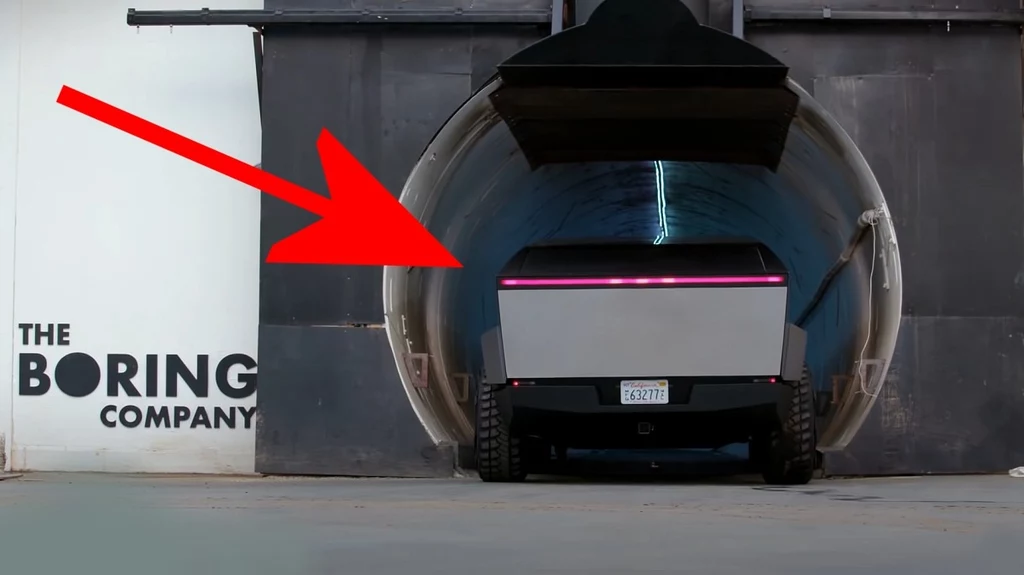 Leno i Musk przejechali Cybertruckiem podziemny tunel Boring Company [FILM]