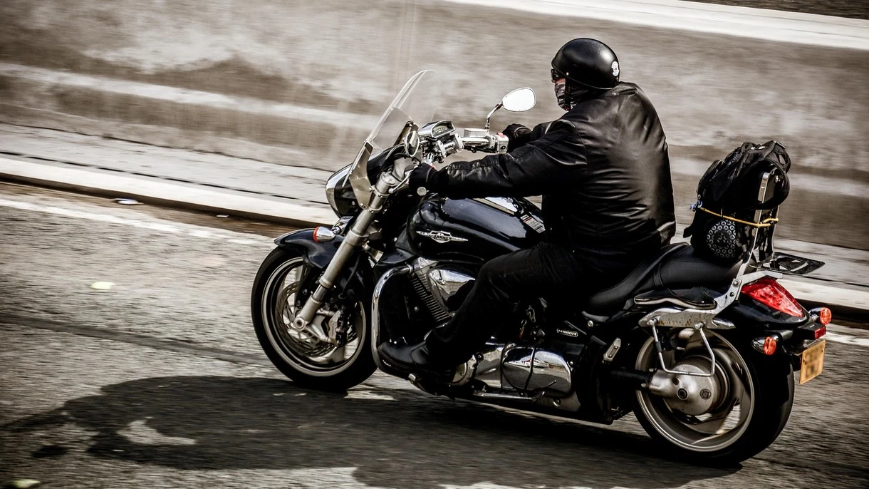 Bosch prezentuje nowy system alarmowo-ratunkowy dla motocyklistów Bosch prezentuje nowy system alarmowo-ratunkowy dla motocyklistów