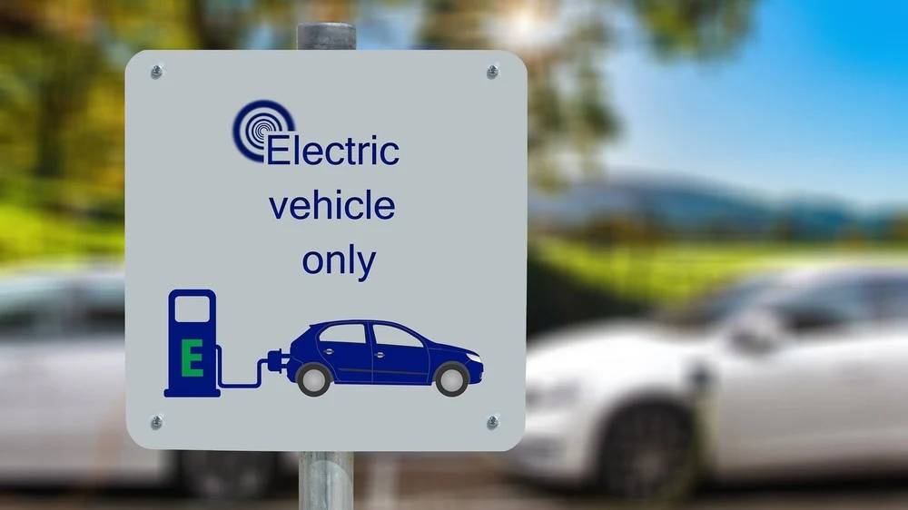 Maserati przechodzi na hybrydy i elektryki. Nowy trend zawitał również do pojazdów sportowych Maserati przechodzi na hybrydy i elektryki. Nowy trend zawitał również do pojazdów sportowych