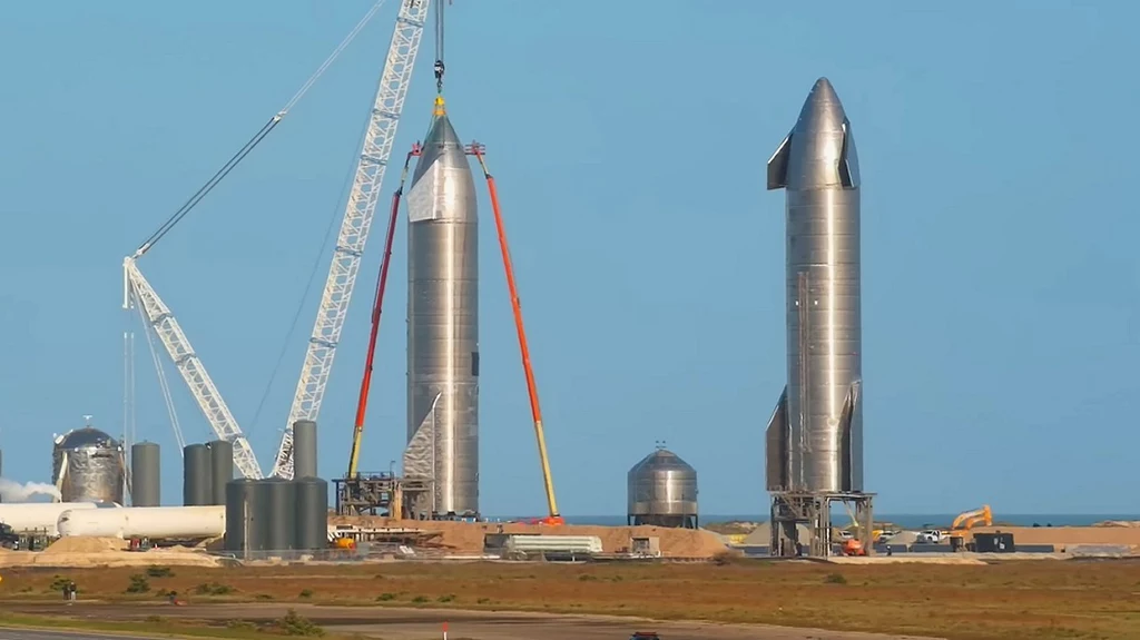 Co tam jeden, gdy można mieć dwa statki Starship. SpaceX szykuje się do lotów prototypów