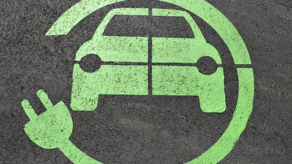 Elektryki są „czystsze” niż samochody spalinowe? Badania wskazują zwycięzcę Elektryki są „czystsze” niż samochody spalinowe? Badania wskazują zwycięzcę