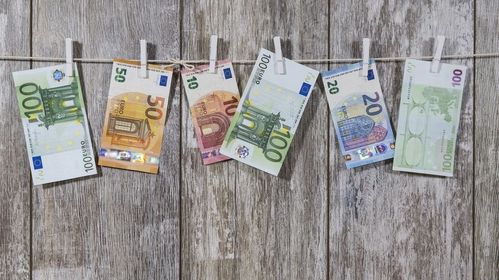 Amazon z rekordową karą 746 mln EUR za naruszenie RODO w UE Amazon z rekordową karą 746 mln EUR za naruszenie RODO w UE