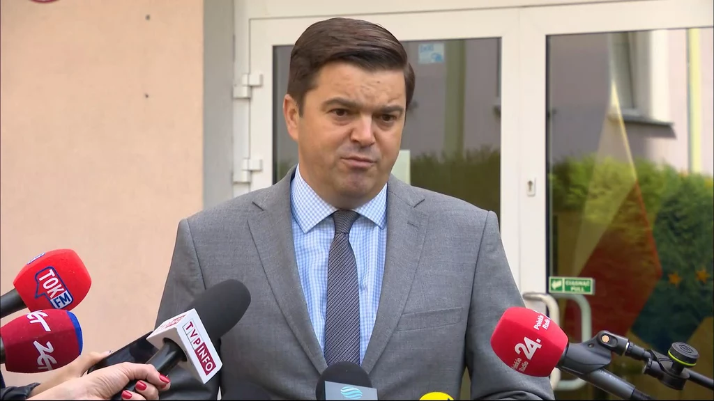Wiceminister zdrowia: - Trzecią dawkę będą mogły przyjąć kolejne grupy Wiceminister zdrowia: - Trzecią dawkę będą mogły przyjąć kolejne grupy