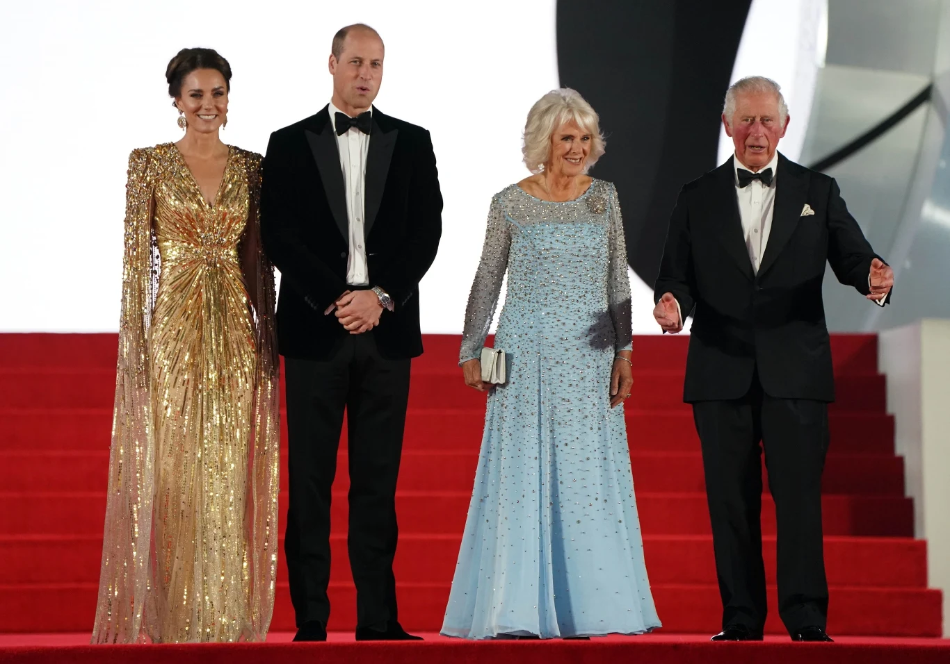 Księżna Kate, książę William, książę Karol i Camilla na uroczystej premierze filmu "Nie czas umierać" Księżna Kate, książę William, książę Karol i Camilla na uroczystej premierze filmu "Nie czas umierać"