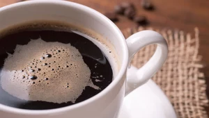 Filiżanka kawy szkodzi środowisku? Zobacz, jaki zostawia ślad węglowy