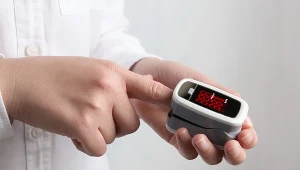 Czym jest saturacja? Jak używać pulsoksymetru?