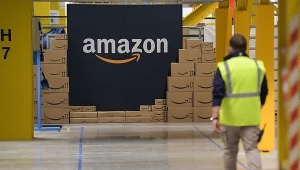 Amazon przyznał polskim pracownikom centrów dystrybucyjnych podwyżki. Zdaniem związkowców, stawki zaproponowane przez pracodawcę są "skandalicznie niskie"