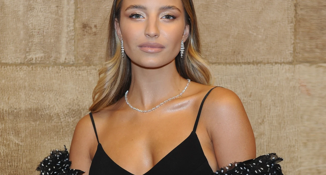 Julia Wieniawa Julia Wieniawa