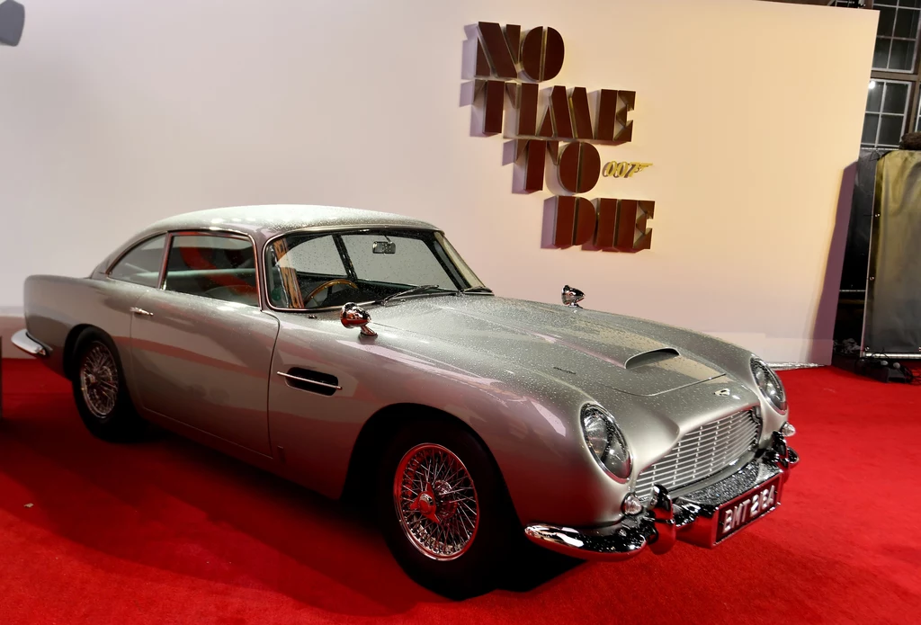 Aston Martin DB5 na premierze "Nie czas umierać"