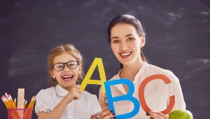 Prezent z okazji dnia nauczyciela — sprawdź, co kupić!