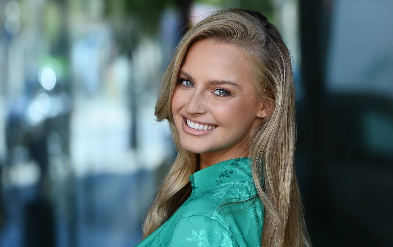 Karolina Pisarek Karolina Pisarek