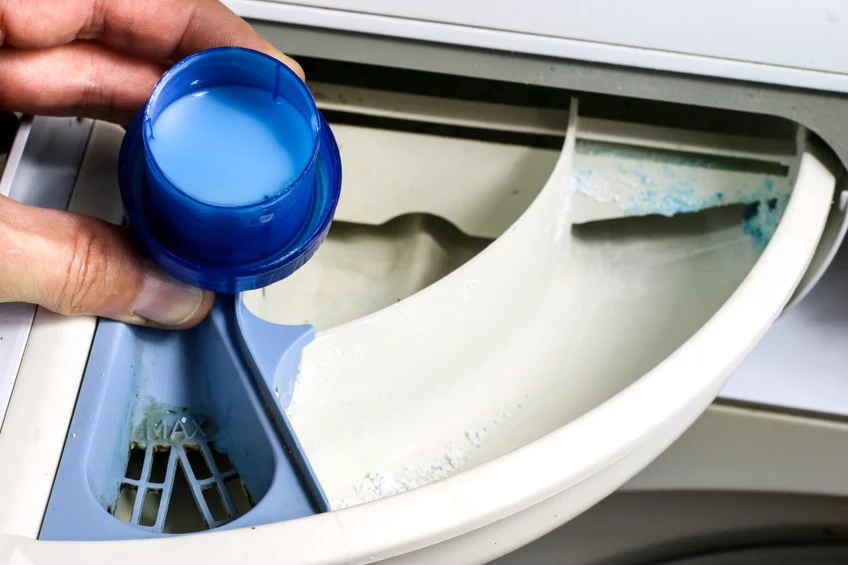 Zastanawiałeś się, co się stanie, gdy wlejesz glicerynę do pralki?