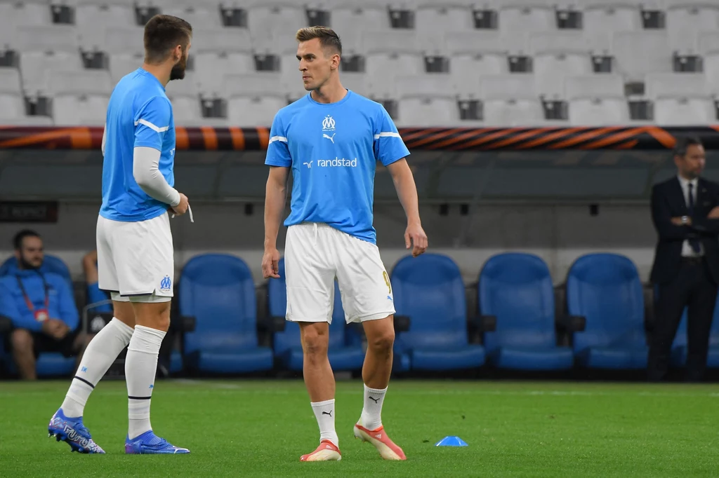 Arkadiusz Milik podczas rozgrzewki przed meczem z Galatasaray Arkadiusz Milik podczas rozgrzewki przed meczem z Galatasaray