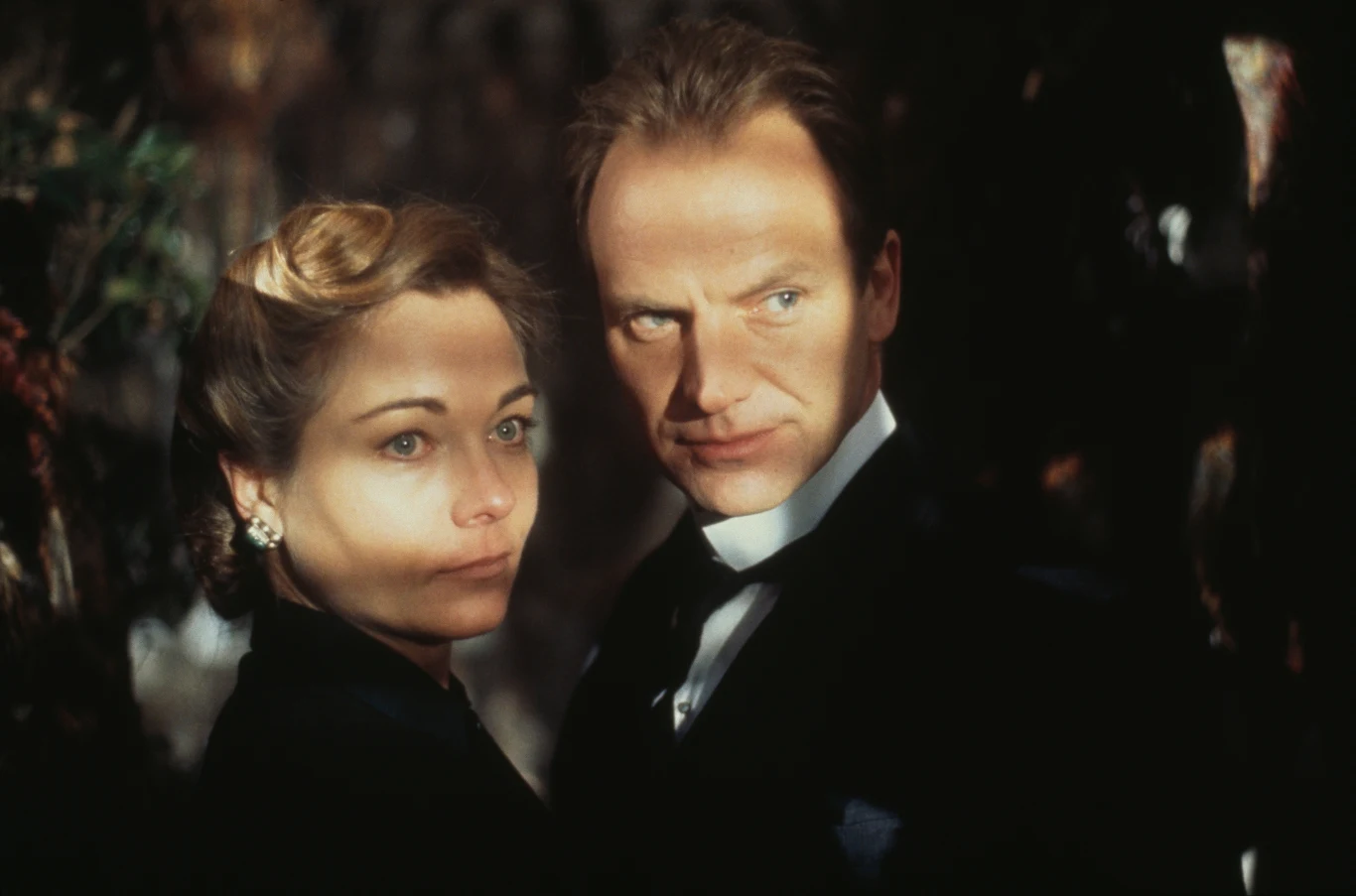 Sting w filmie "Groteska" z 1995 roku. To właśnie Sting poznał ze sobą Madonnę i Guya Ritchiego (reżysera filmowego). Para później się pobrała. Muzyk jest ojcem chrzestnym ich syna, Rocco.