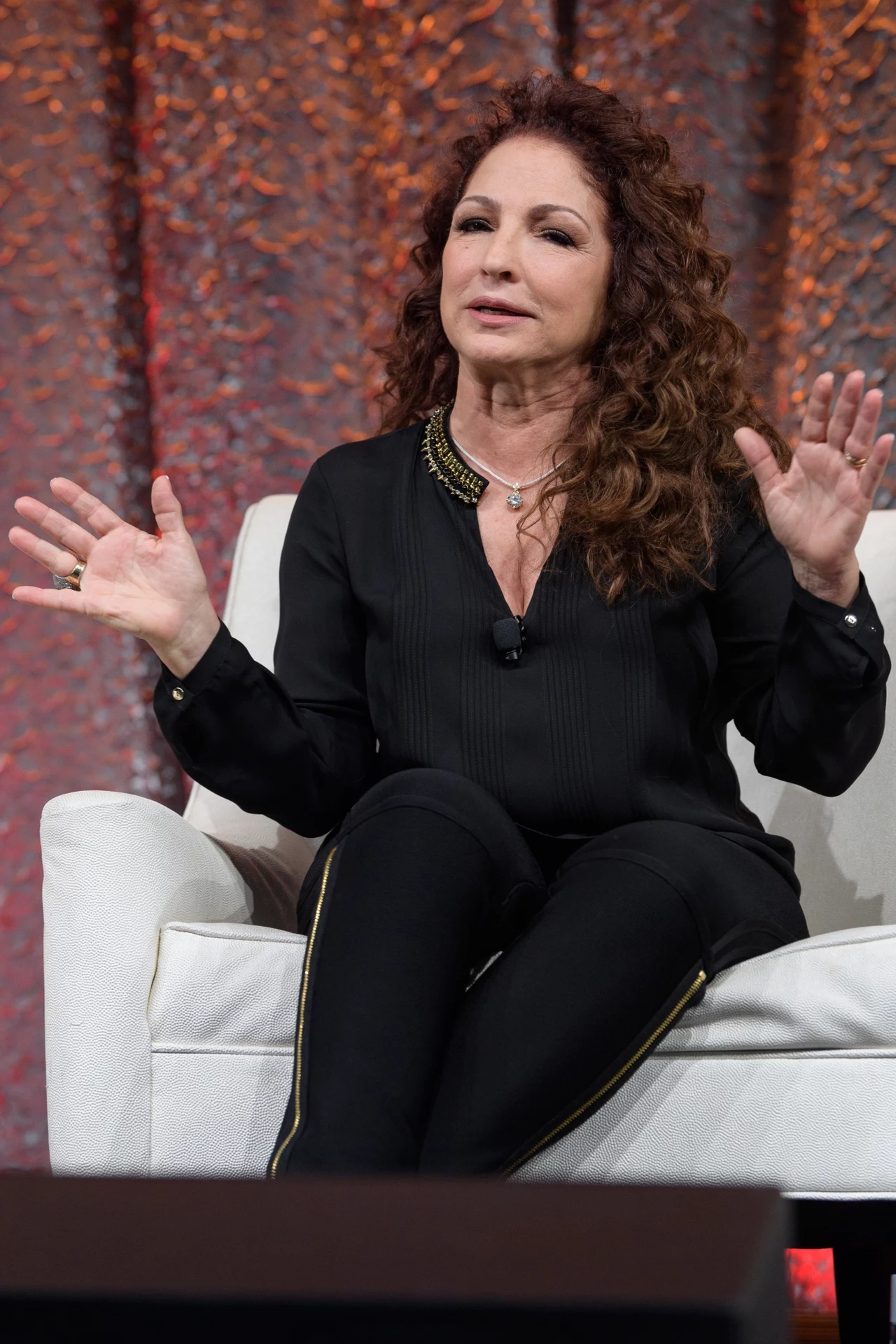 Gloria Estefan podzieliła się wstrząsającym wyznaniem Gloria Estefan podzieliła się wstrząsającym wyznaniem