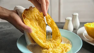 Dynię makaronową trudno pomylić z jakimkolwiek innym gatunkiem