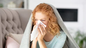 Katar, kaszel, gorączka - wszyscy to znamy. Sprawdźmy, co nas zakaża, gdy za oknem mróz i śnieg