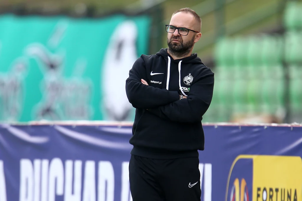 Piotr Tworek, trener Warty Poznań podczas meczu Pucharu Polski z Olimpią Grudziądz Piotr Tworek, trener Warty Poznań podczas meczu Pucharu Polski z Olimpią Grudziądz
