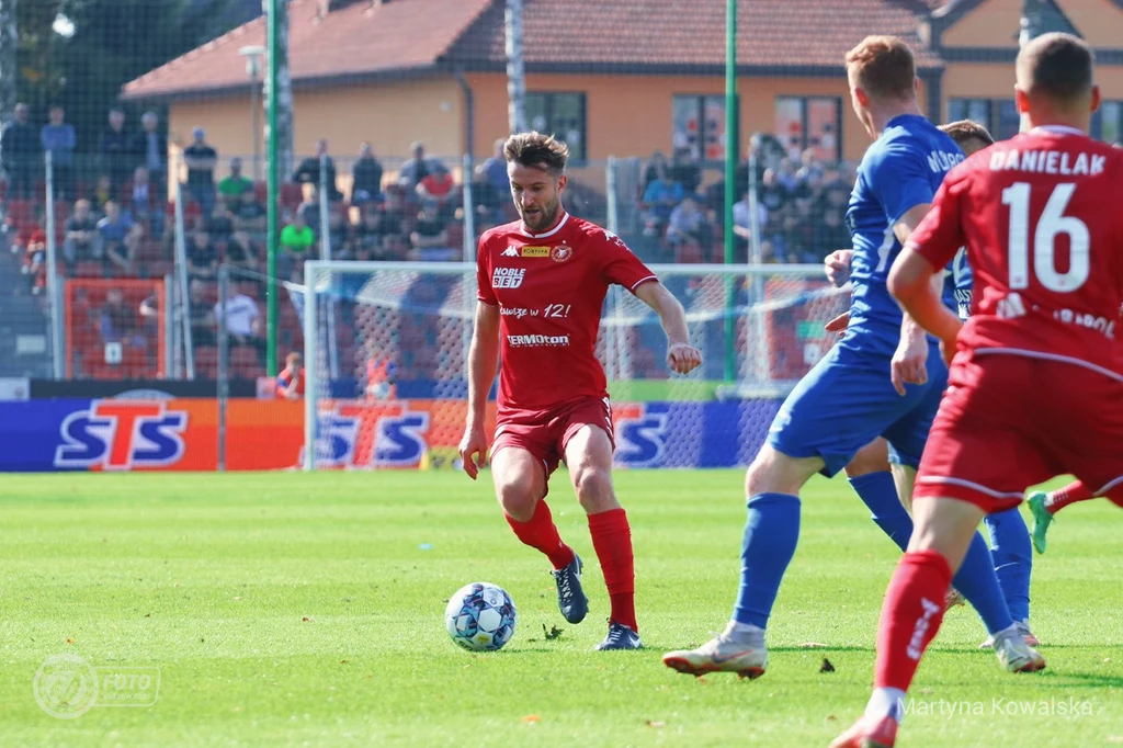Przy piłce Marek Hanousek (Widzew) Przy piłce Marek Hanousek (Widzew)