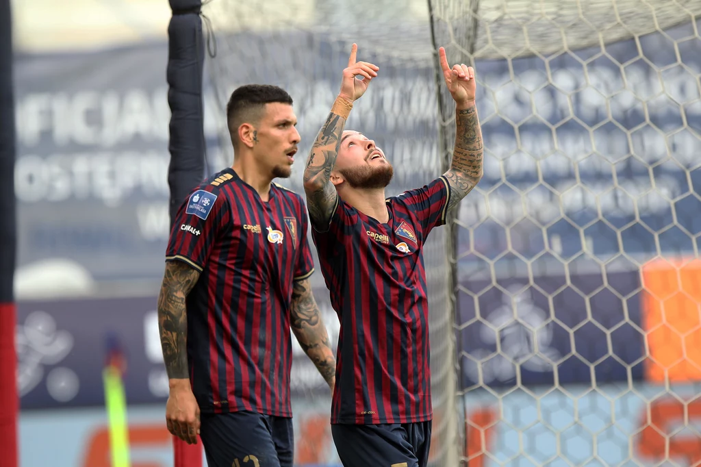 Sebastian Kowalczyk świętuje gola w meczu Pogoń - Górnik Sebastian Kowalczyk świętuje gola w meczu Pogoń - Górnik