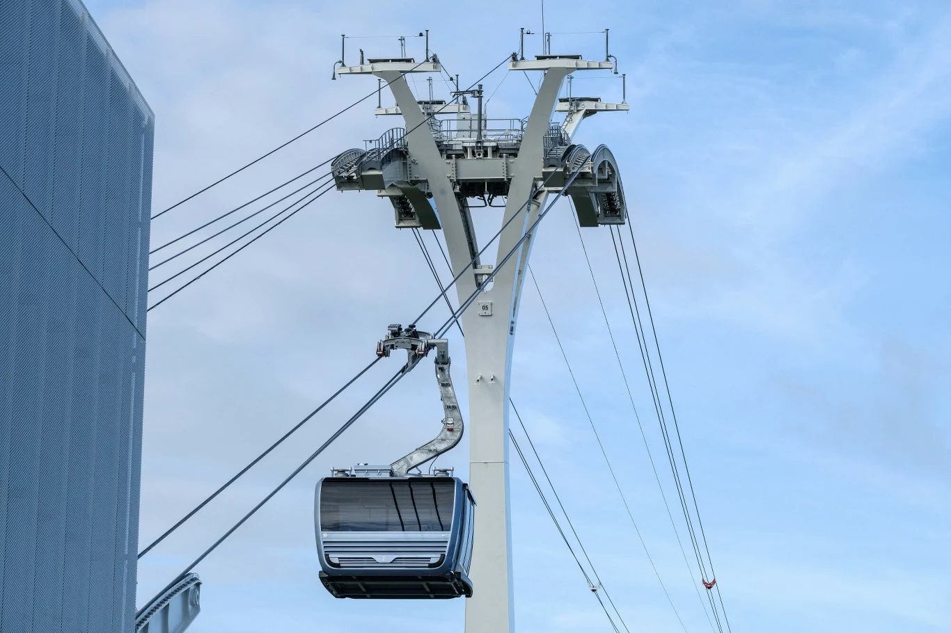 Tuluza, dzięki miejskiej kolejce linowej, dołączy do elitarnego grona takich metropolii jak Rio de Janeiro czy Nowy Jork, gdzie już funkcjonują takie rozwiązania komunikacyjne. Czy doczekamy się podobnej kolejki w którymś z polskich miast?