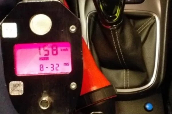 Policjanci zmierzyli kierowcy 158 km/h