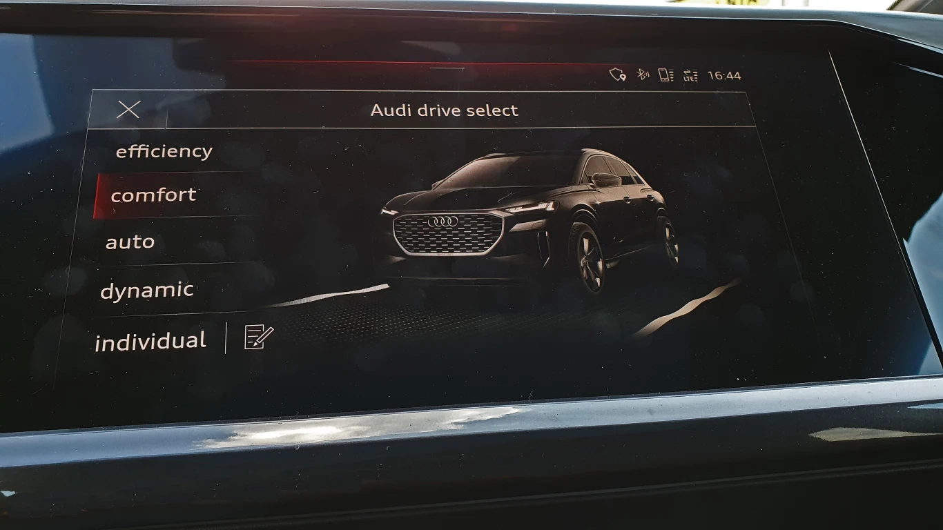 Audi Q4 50 e-tron quattro